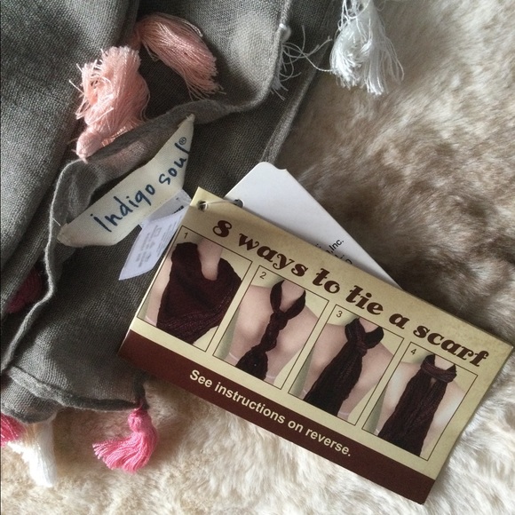 🆕 Anthropologie Gray Tassel Scarf 🌸🦚🌺 - Picture 3 of 5